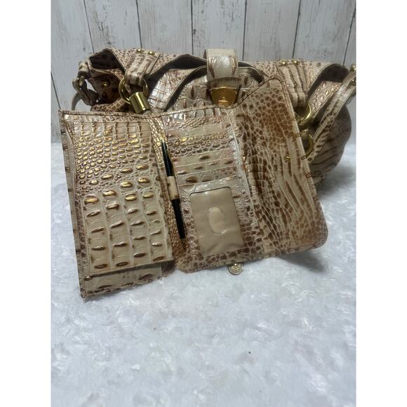 Brahmin Crocodile embossed Large shoulder women bag and wallet champagne. - Picture 10 of 12